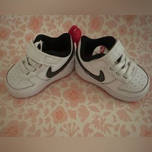 NWOT Baby Nike, Sz 3c